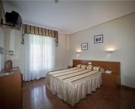 Hotel El Pozo De La Nieve 2*