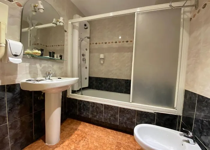 El Pozo De La Nieve Hotel 2*