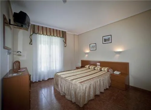 Hotel El Pozo De La Nieve 2*